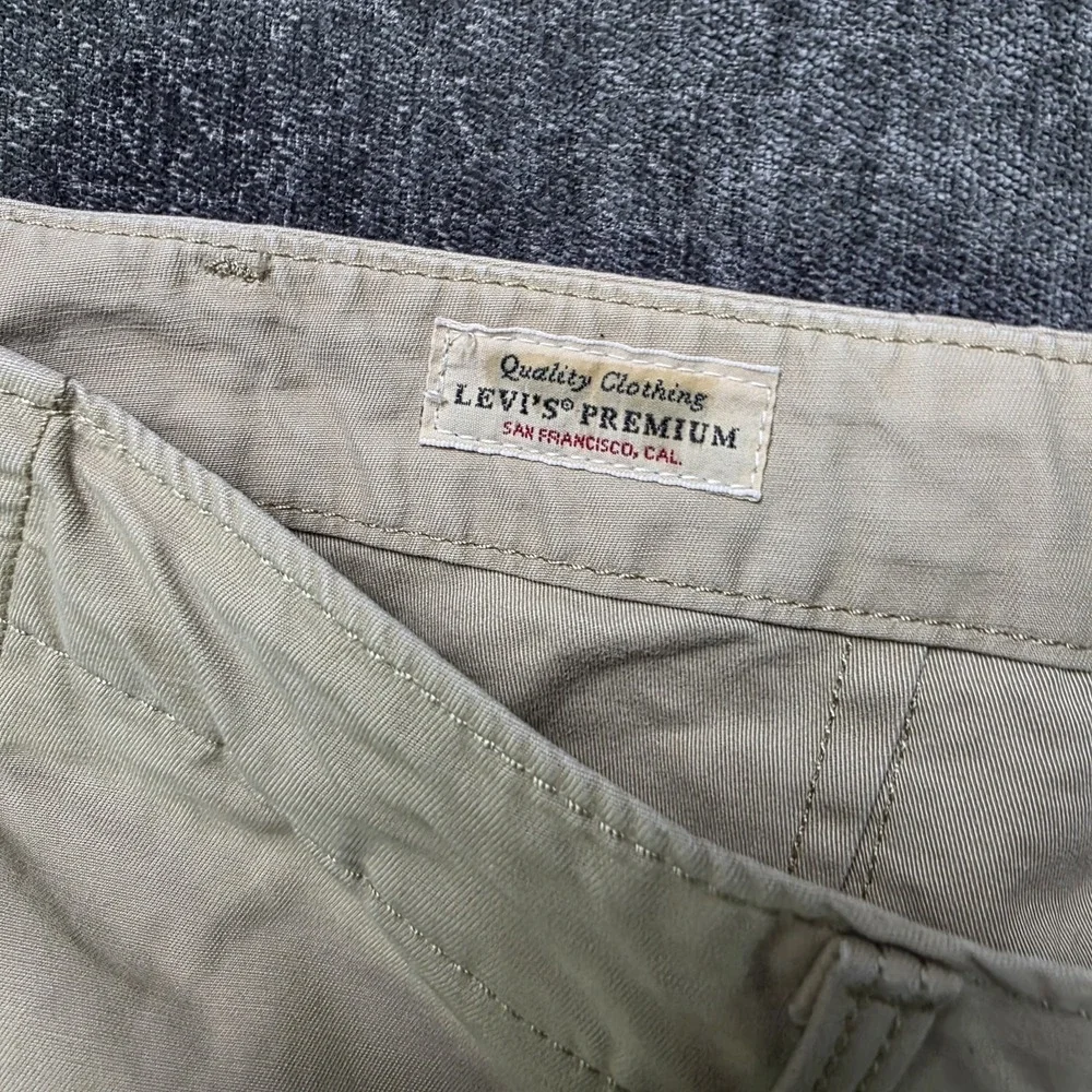 Levis measurements waist